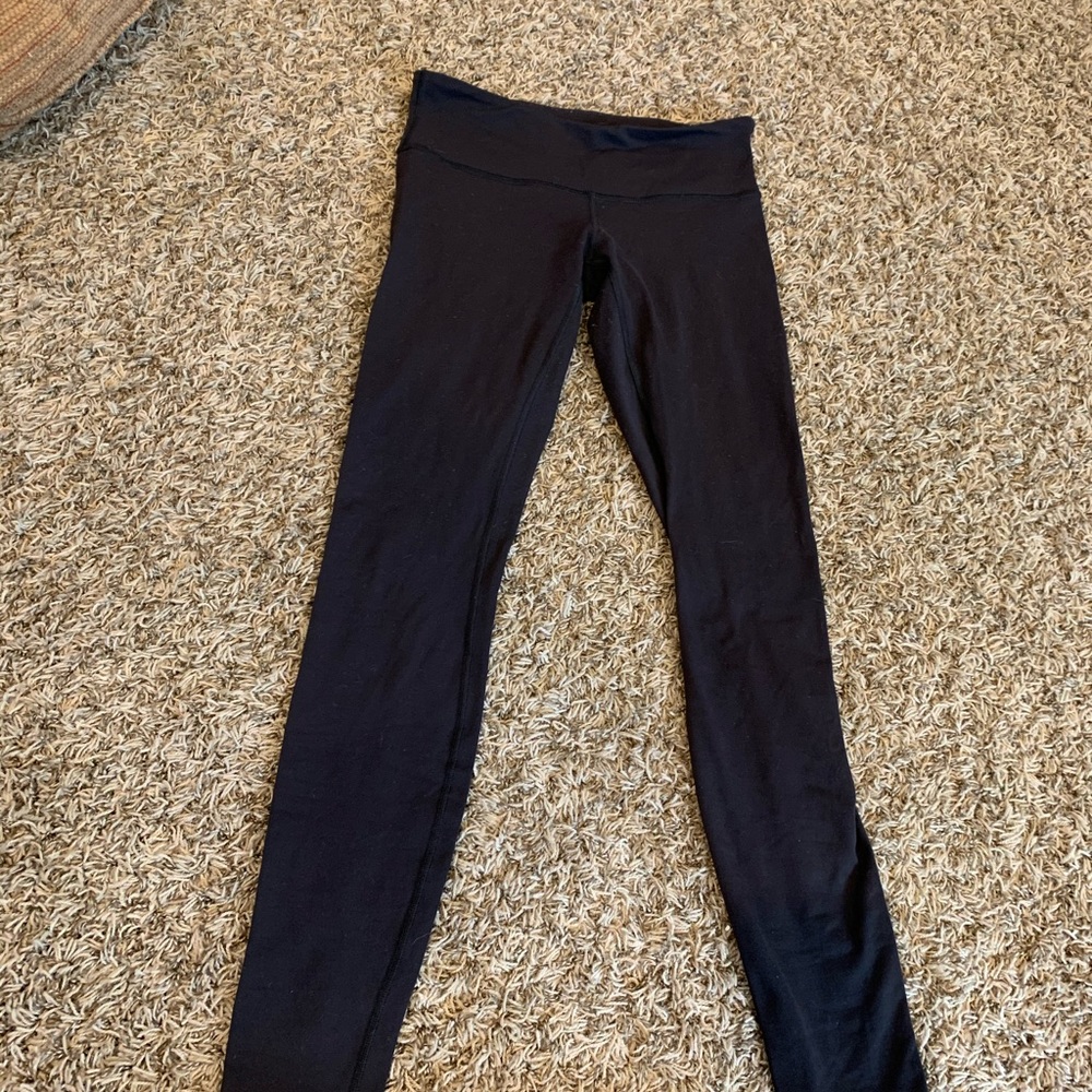 Lululemon black wunder under leggings